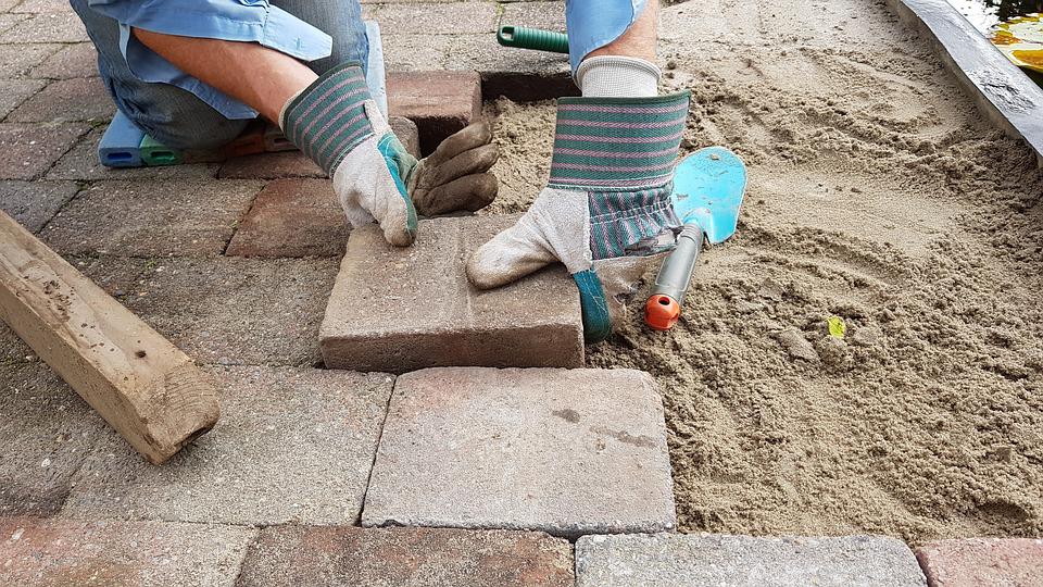 Zoek je een stratenmaaker voor jouw tuin?