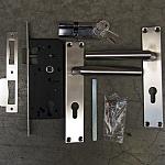 RVS Cilinder slot passend op deur met stalen frame